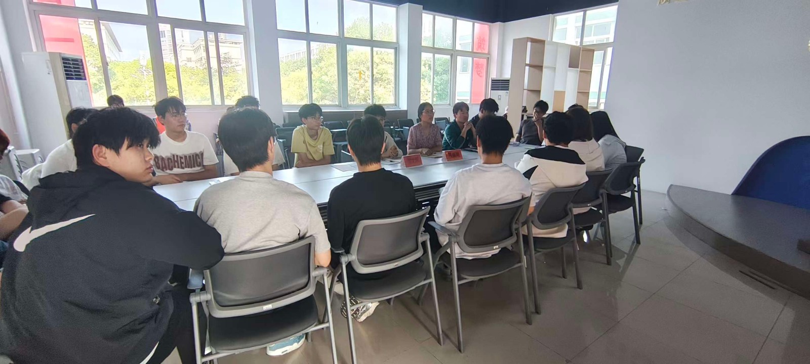 严明校纪守底线，凝心聚力共育人——智慧城市学院召开《学生违纪处分管理办法》修订师生座谈会