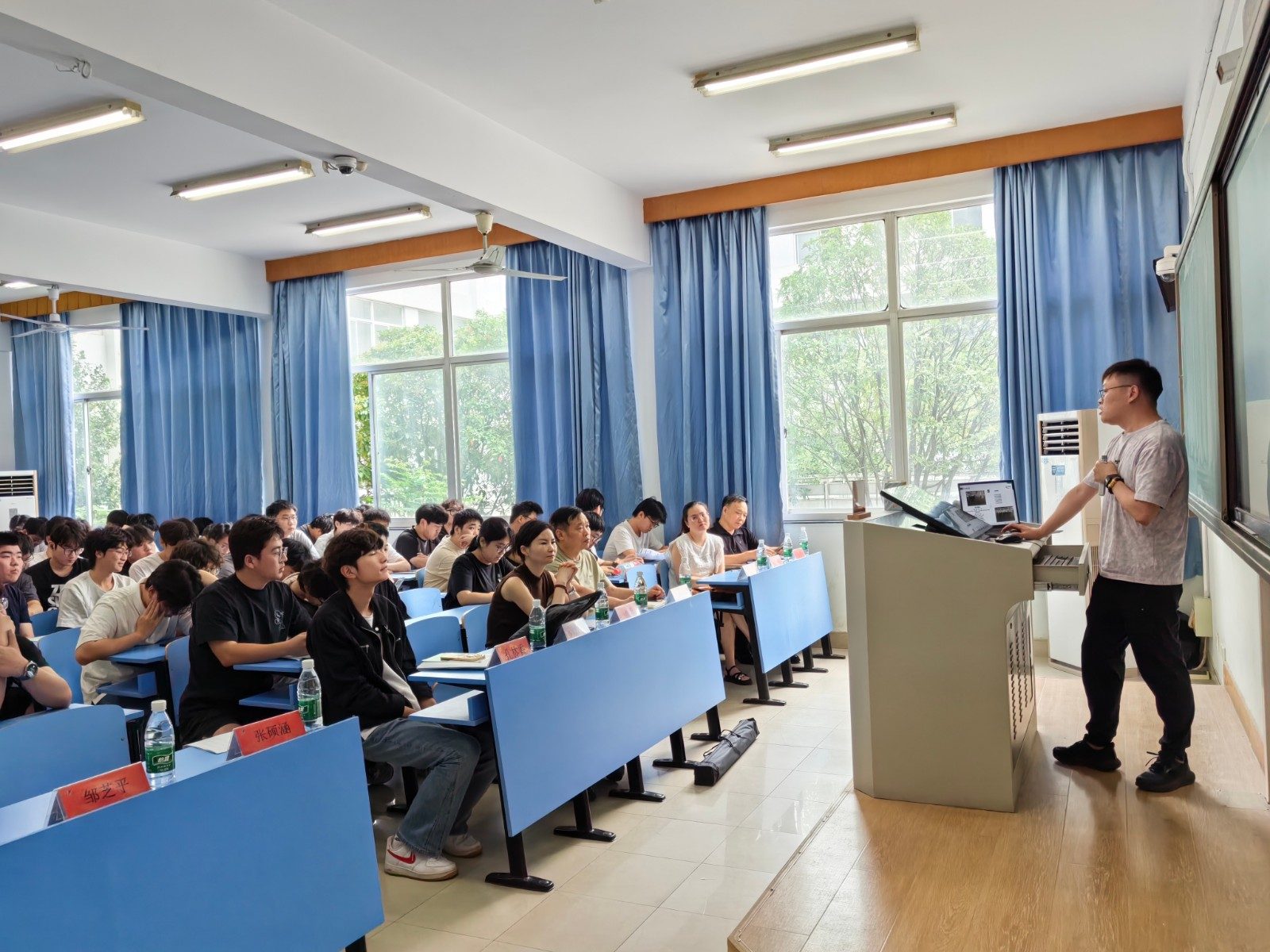 企业宣讲进校园，精准赋能促就业 ——智慧城市学院举办广德绿松科技集团股份有限公司和仪征耀皮汽车玻璃有限公司宣讲会